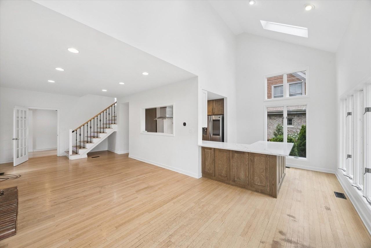 502 47th St - Photo 7 of 29