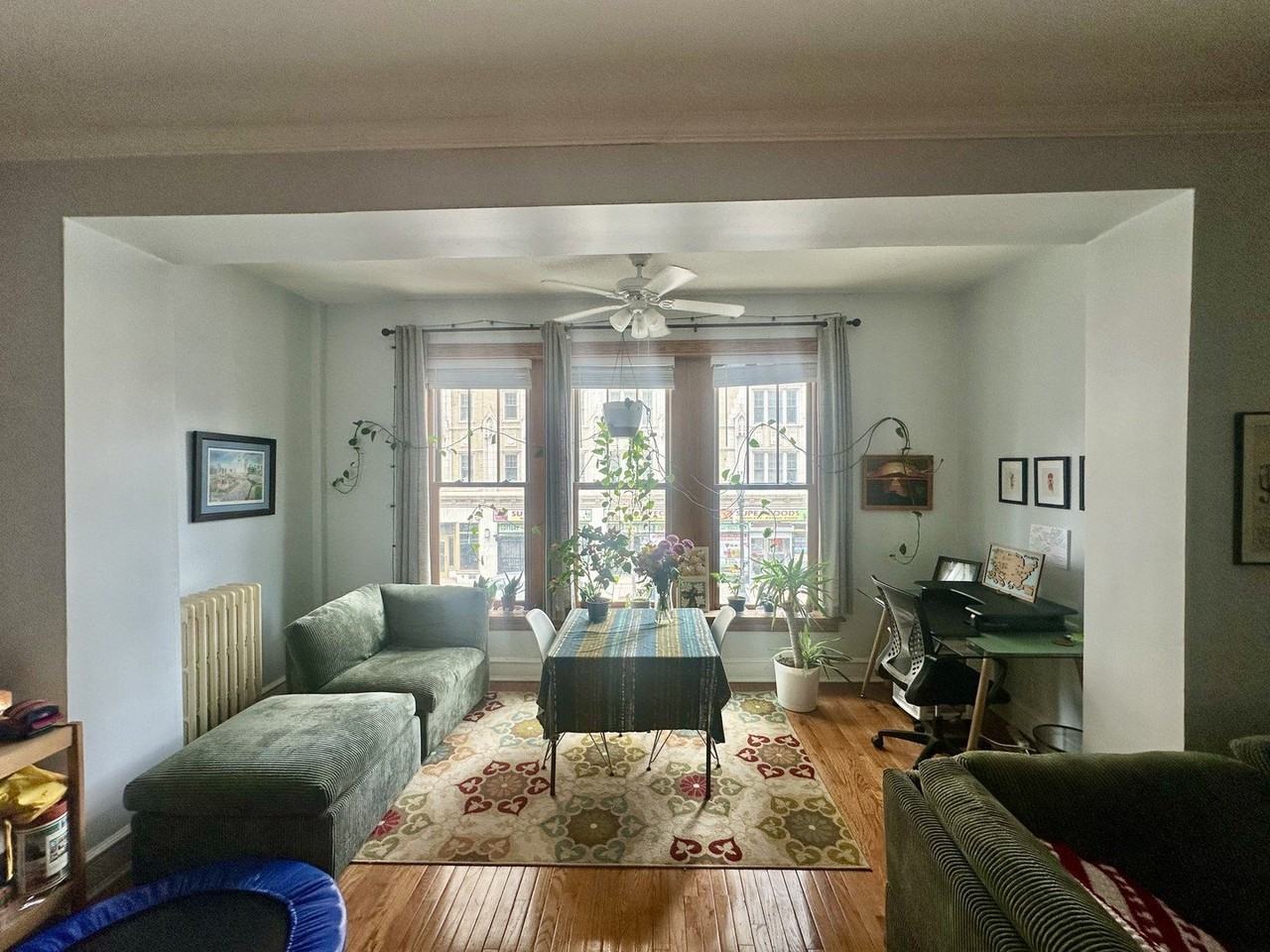 1048 W Bryn Mawr Ave #2 - Photo 3 of 14