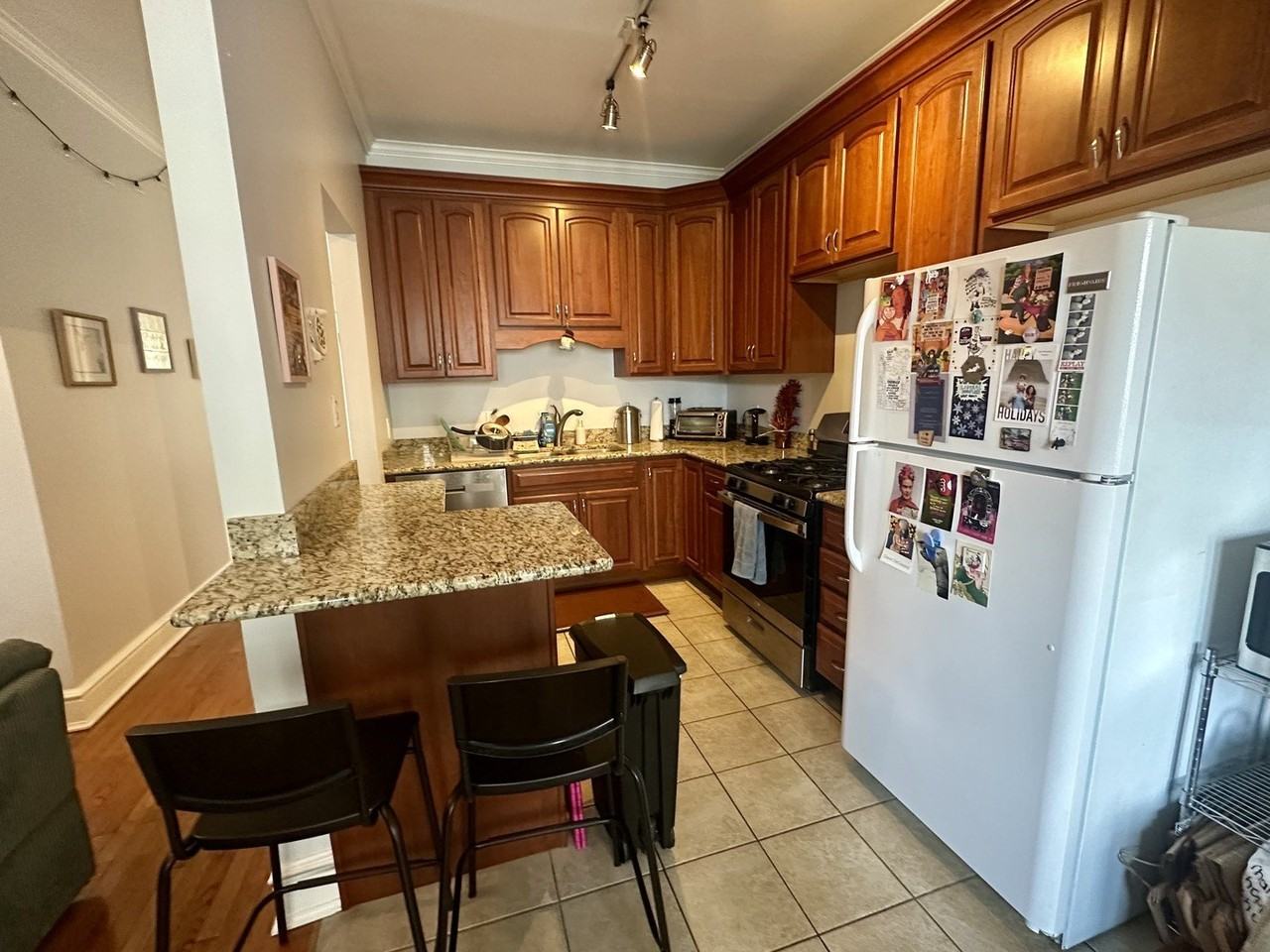 1048 W Bryn Mawr Ave #2 - Photo 5 of 14
