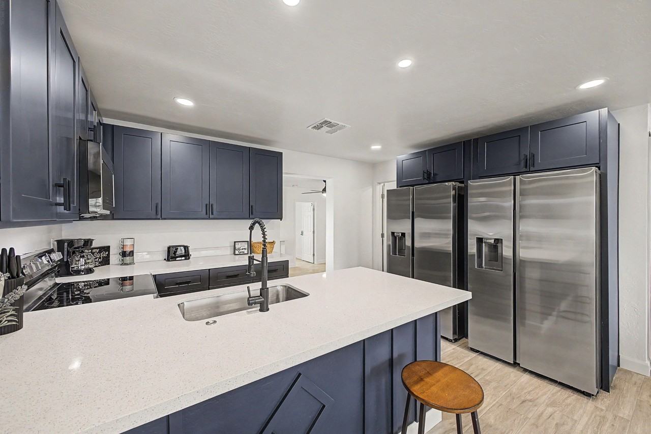 E 5th Ave - Photo 3 of 32