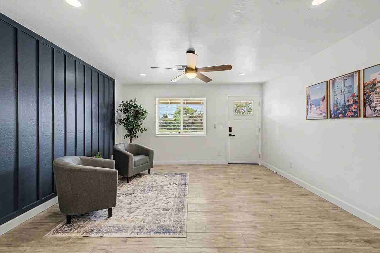 E 5th Ave - Photo 4 of 32