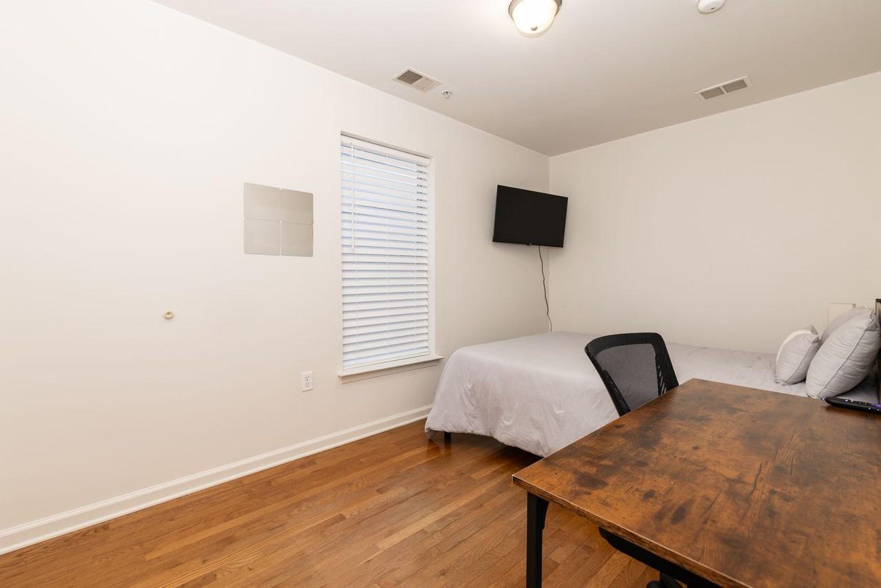 W Montgomery Ave - Photo 7 of 13