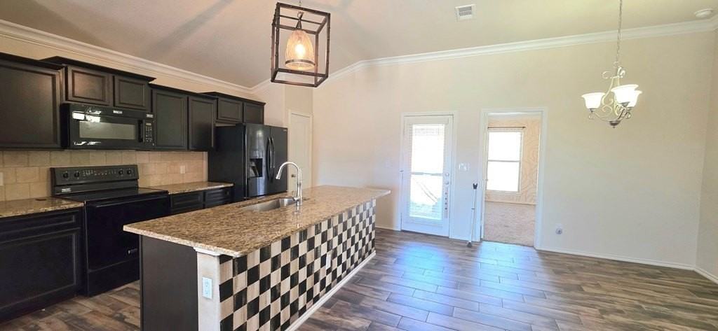 1025 Pine Leaf Pl - Photo 4 of 20