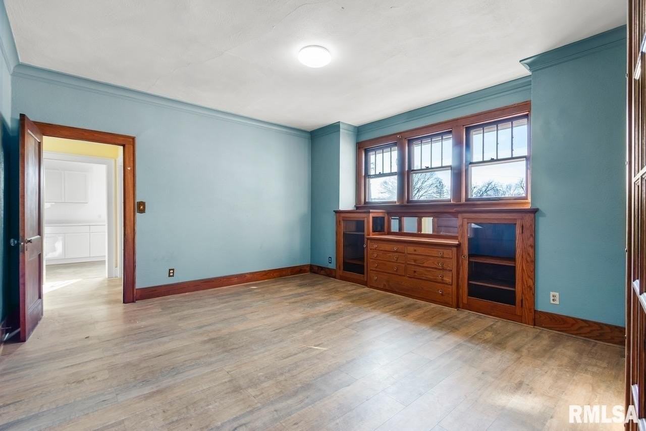 1816 W Callender Ave - Photo 7 of 31