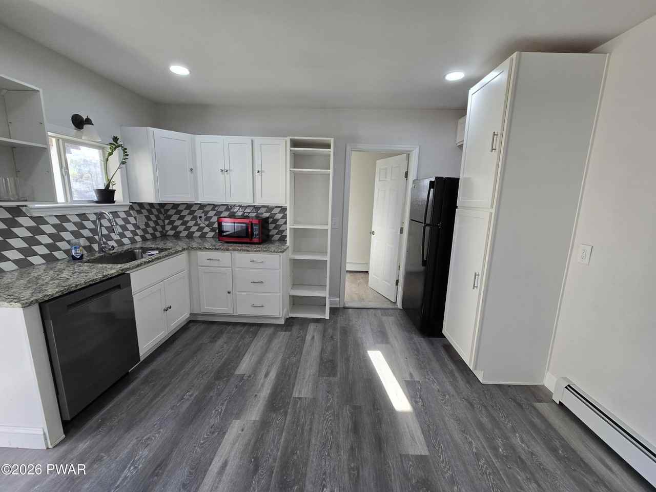 37 Green St - Photo 2 of 9