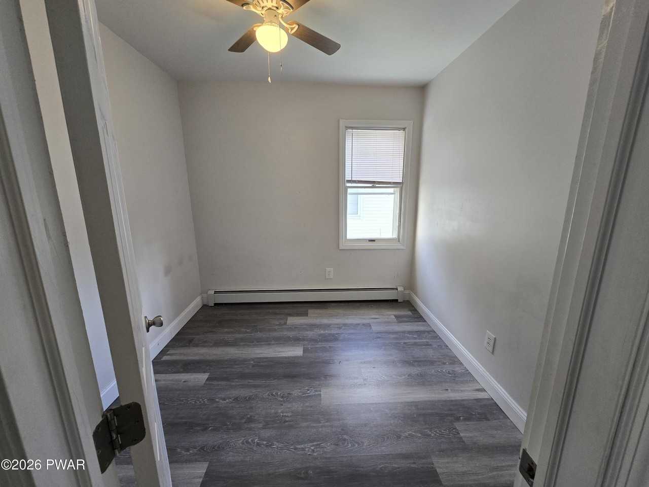 37 Green St - Photo 3 of 9