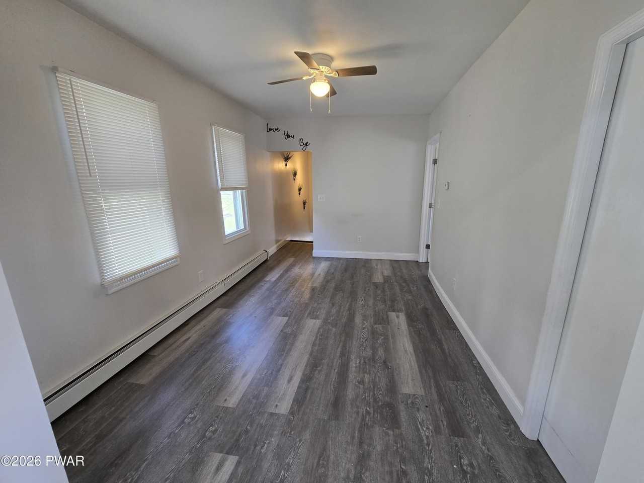 37 Green St - Photo 4 of 9