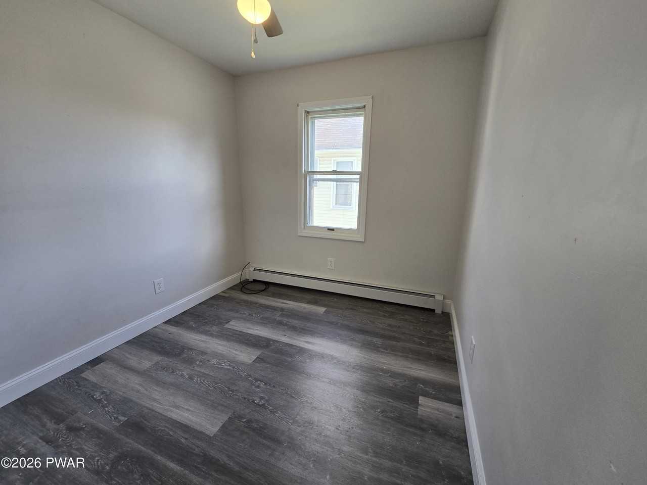 37 Green St - Photo 5 of 9