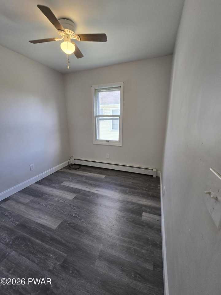 37 Green St - Photo 6 of 9