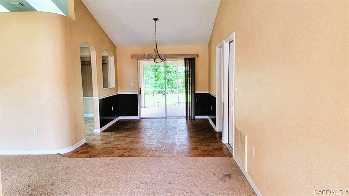 732 Sinclair Ter - Photo 2 of 15