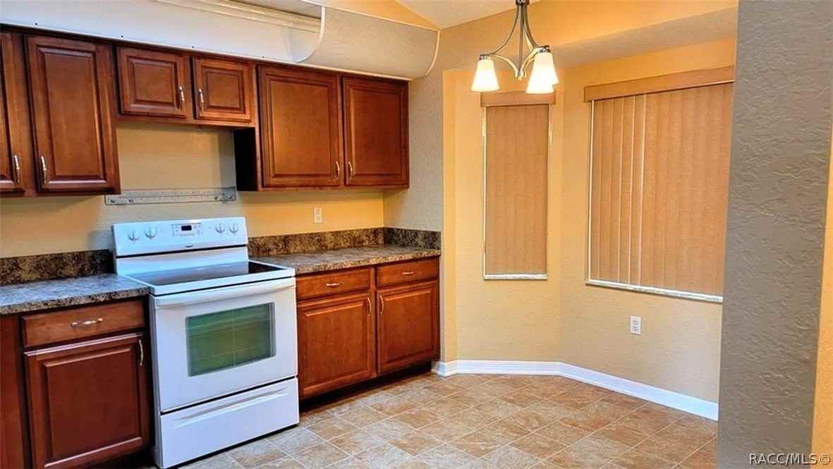 732 Sinclair Ter - Photo 7 of 15