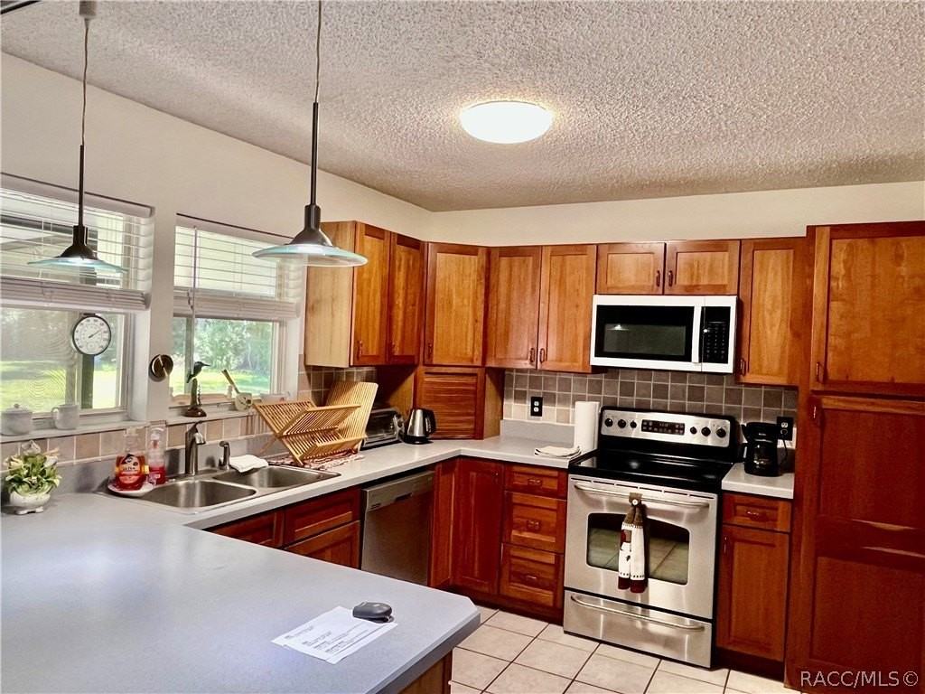 801 N Country Club Dr - Photo 3 of 18