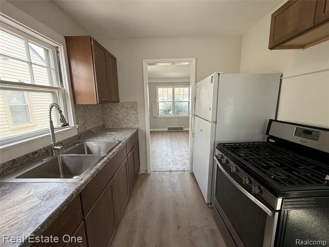 24411 Union St - Photo 3 of 7