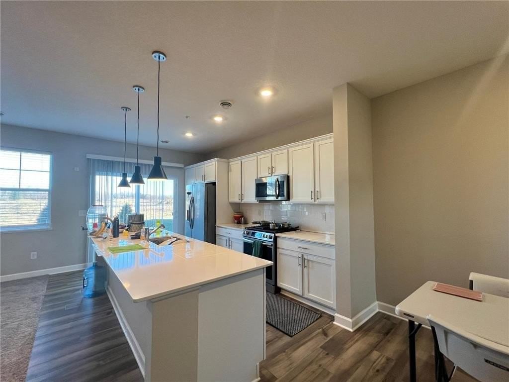 20069 62nd Pl - Photo 5 of 28