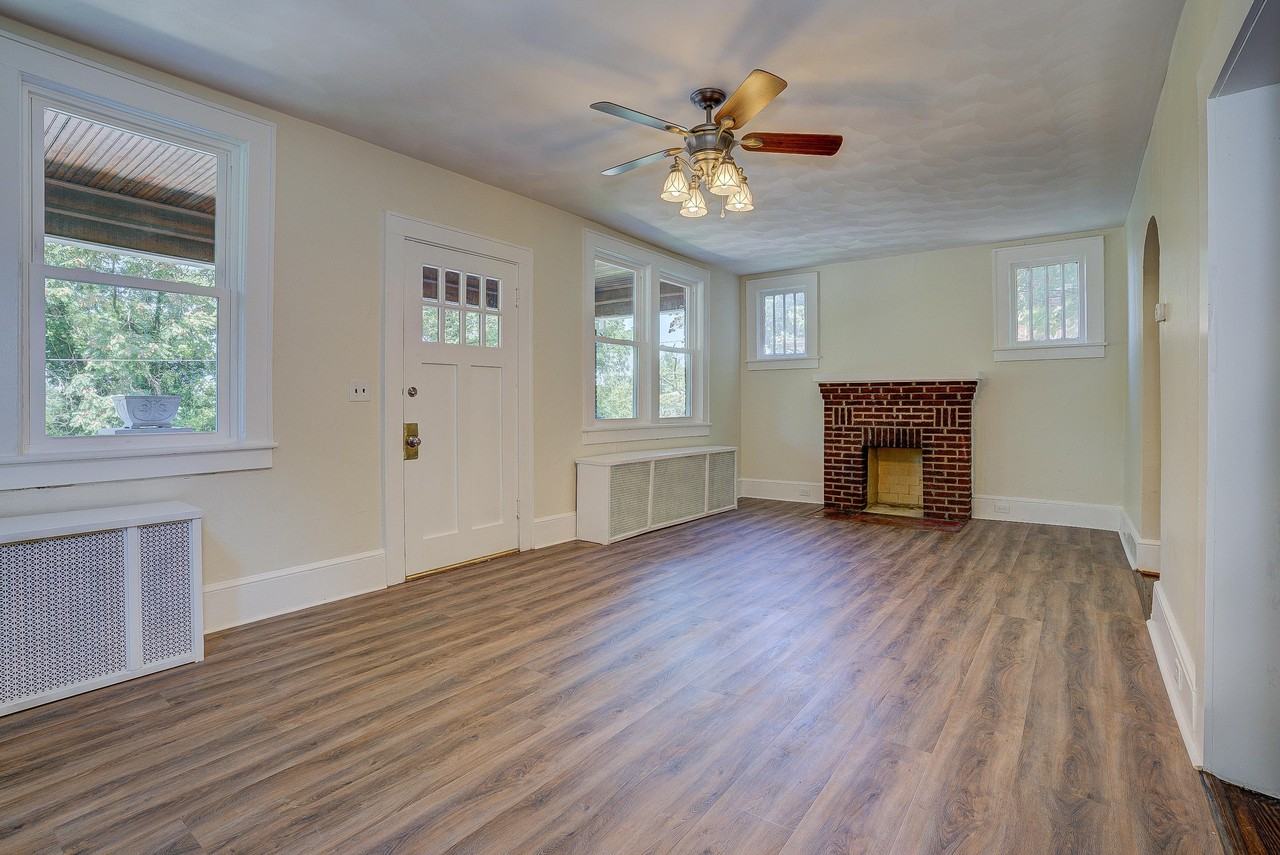 1414 Hamilton Ter Se - Photo 3 of 31