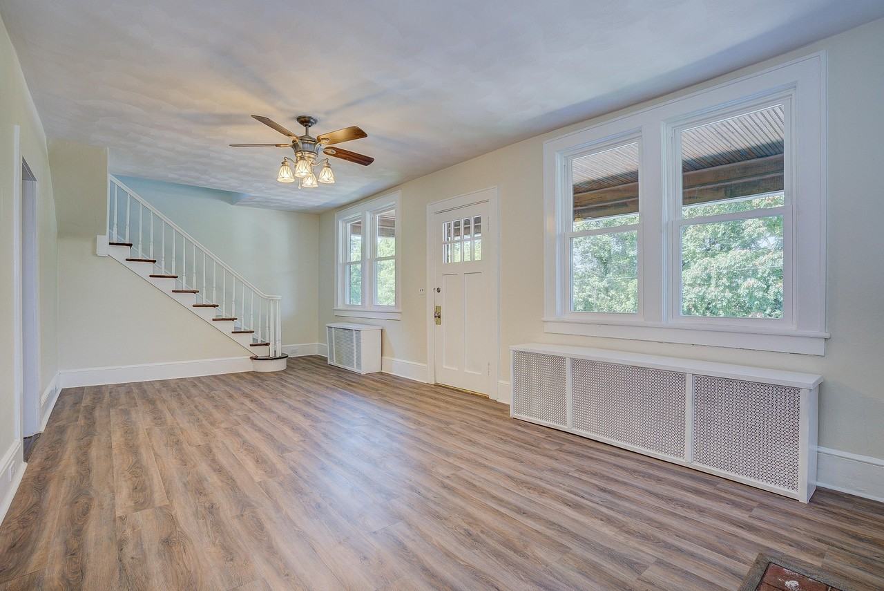 1414 Hamilton Ter Se - Photo 6 of 31