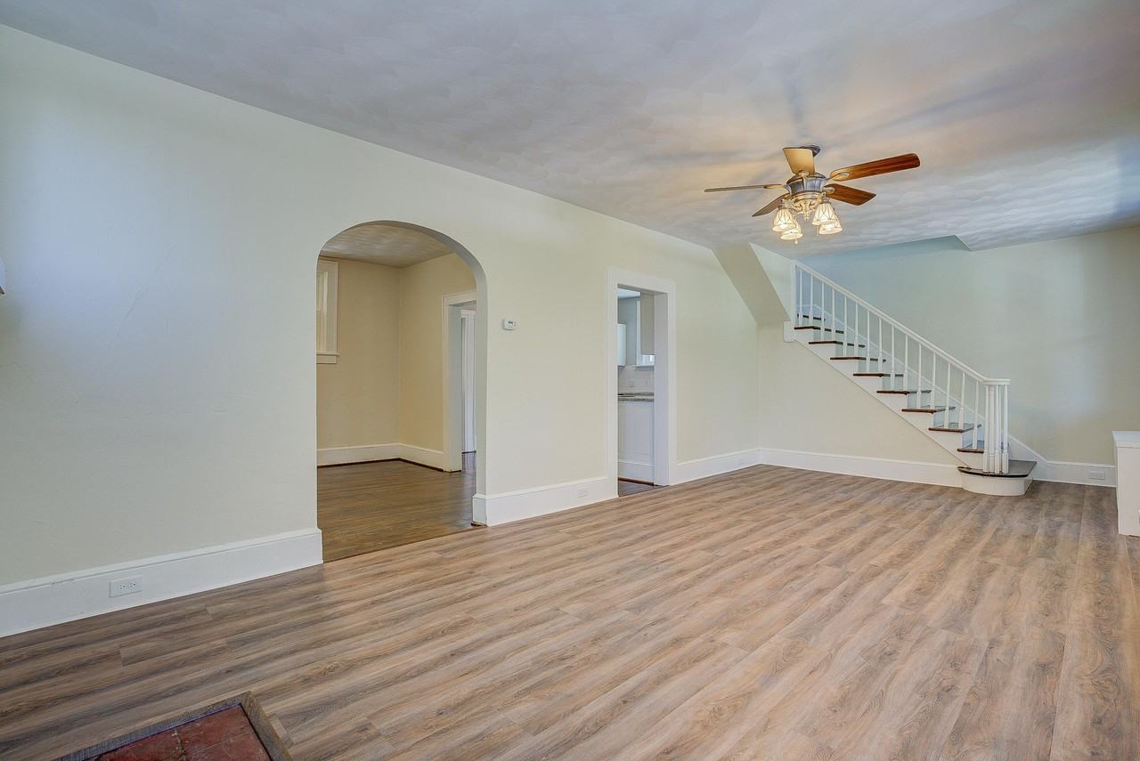 1414 Hamilton Ter Se - Photo 7 of 31