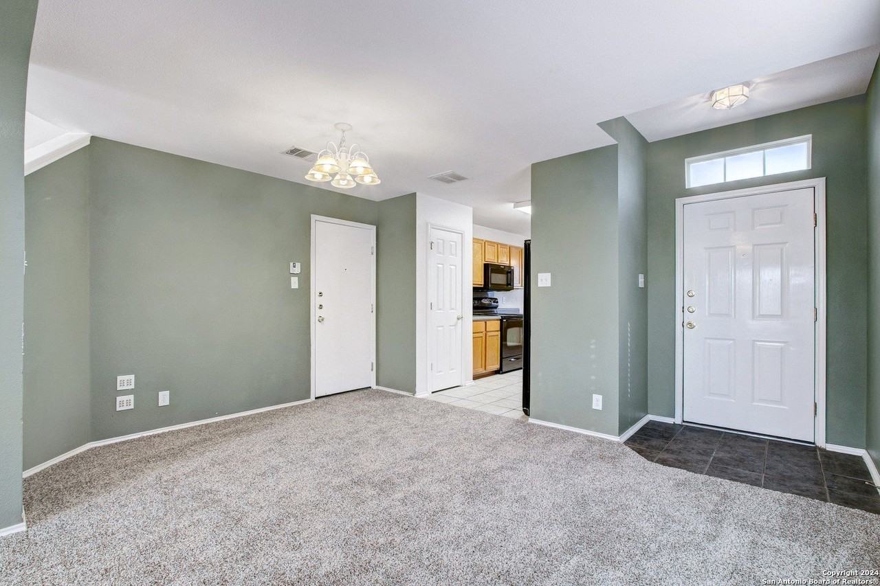 523 Granite Clf - Photo 2 of 27