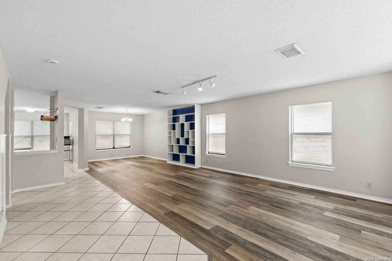 2312 Newoak Park - Photo 3 of 15