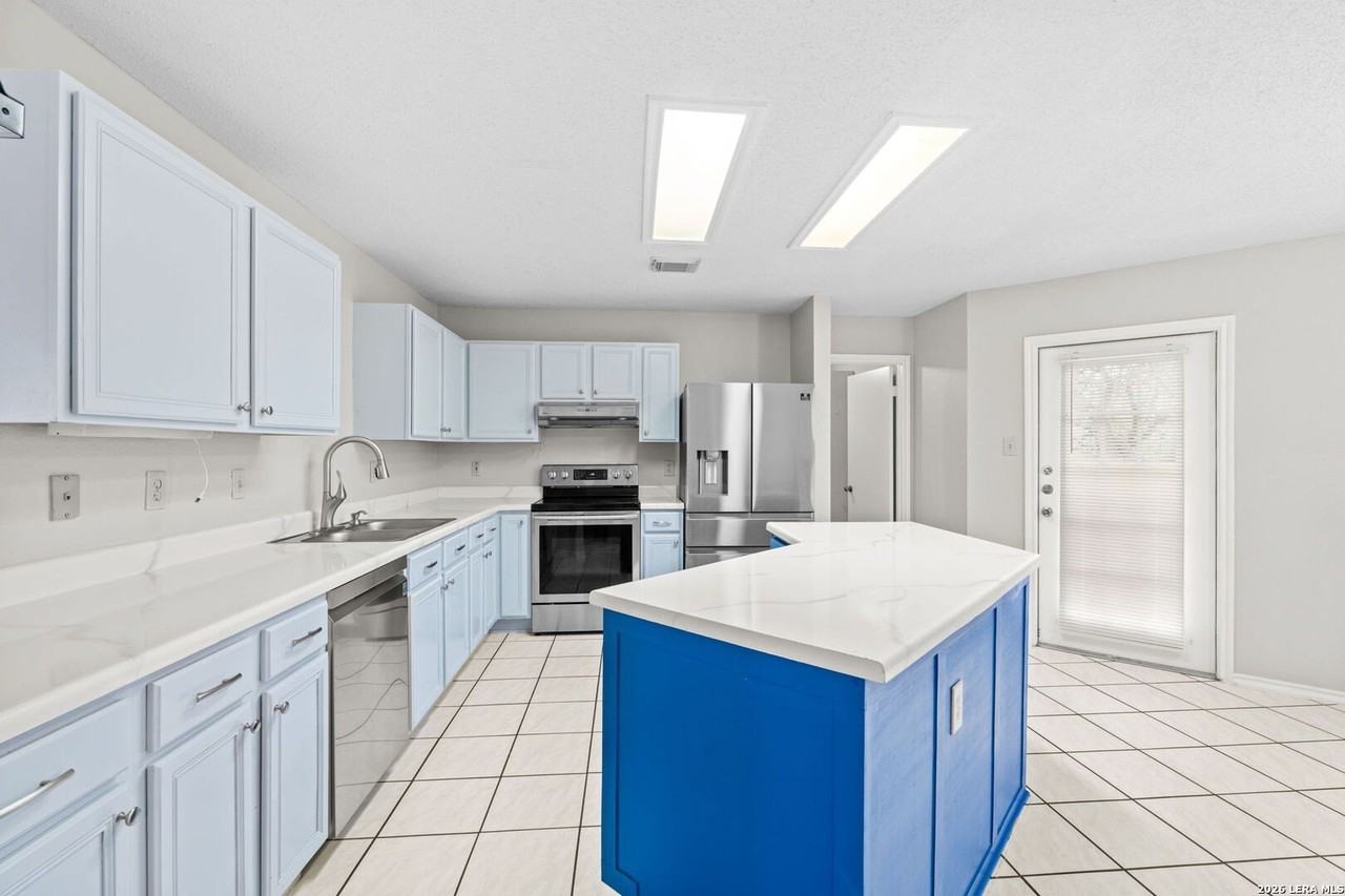 2312 Newoak Park - Photo 5 of 15