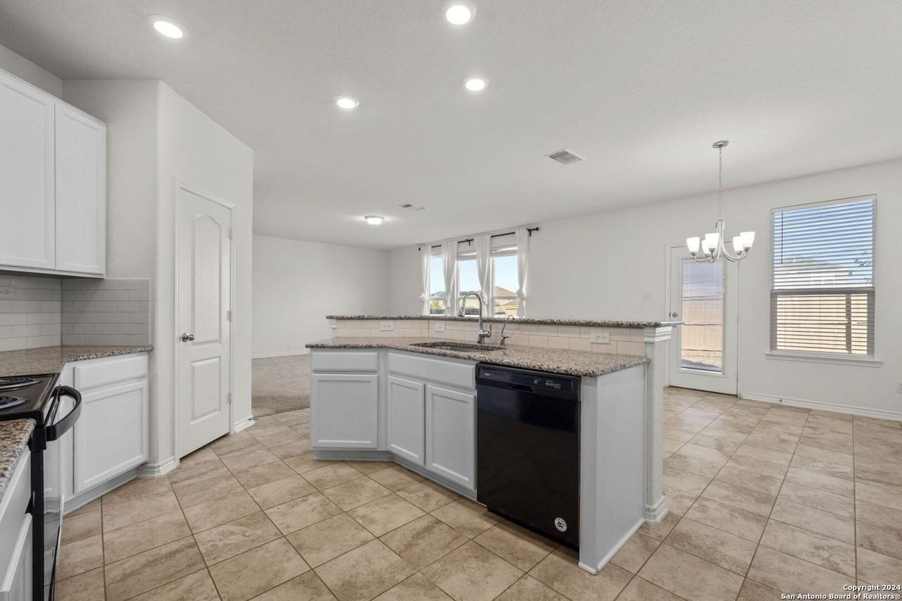 3420 Taurus Sky - Photo 6 of 27