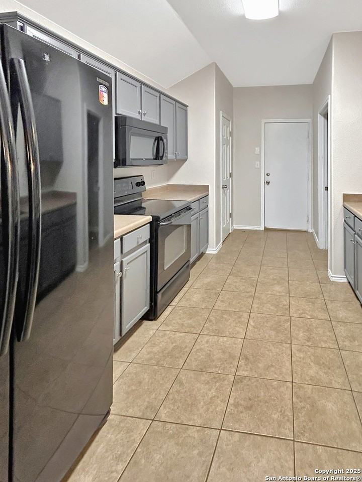 2817 Berry Trce - Photo 7 of 24