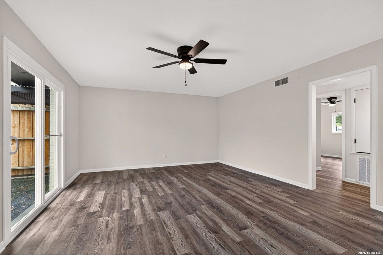 600 Gentleman Rd #7 - Photo 3 of 17