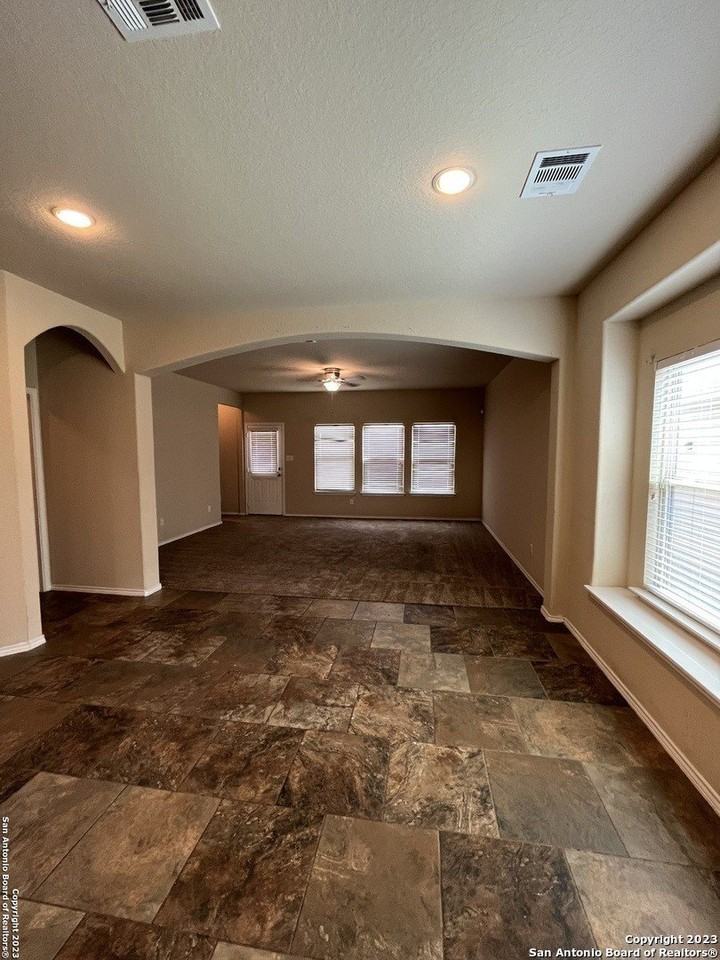 4326 Stanley Park - Photo 7 of 16