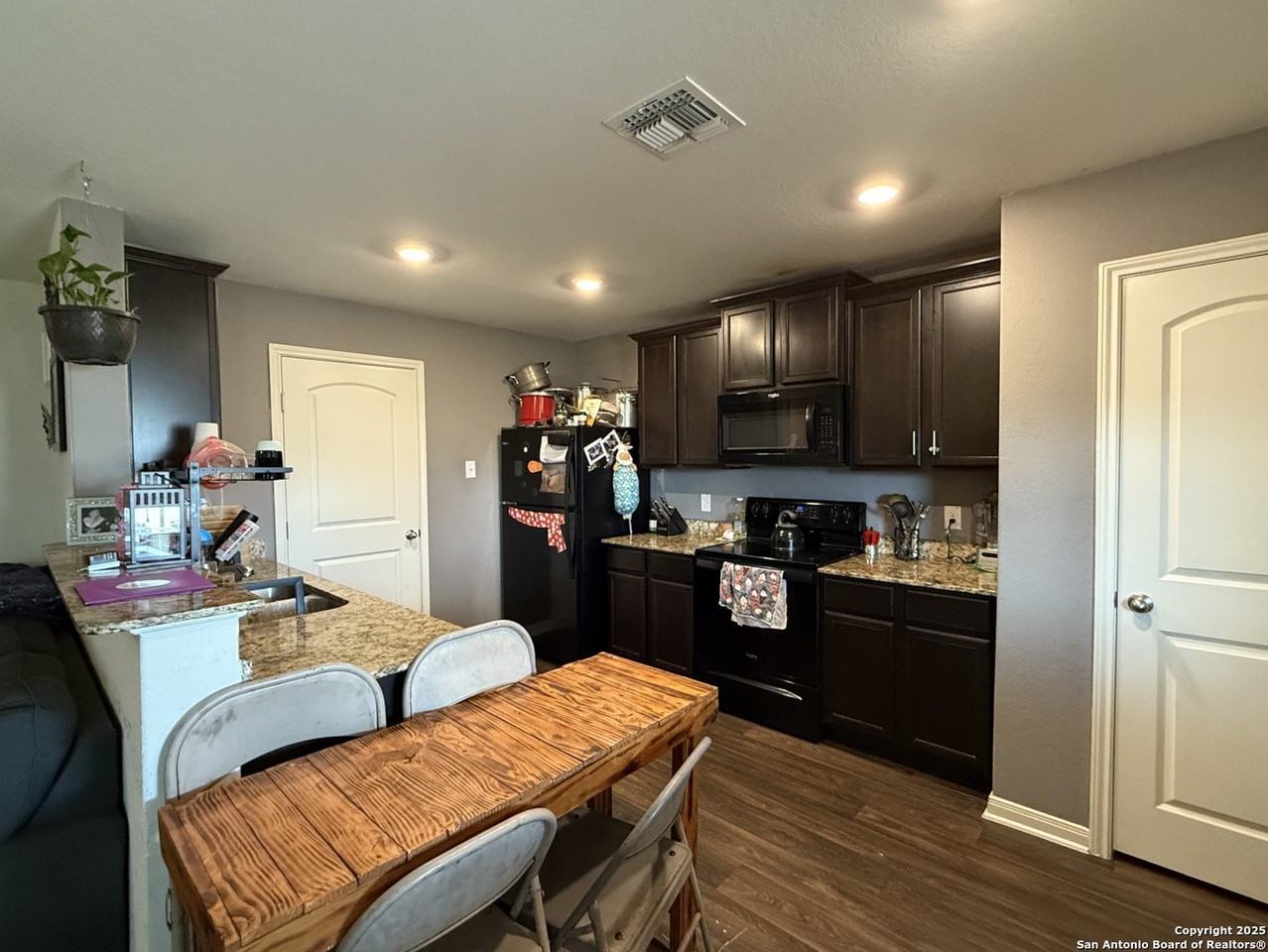 3131 Rosalind Way - Photo 5 of 19