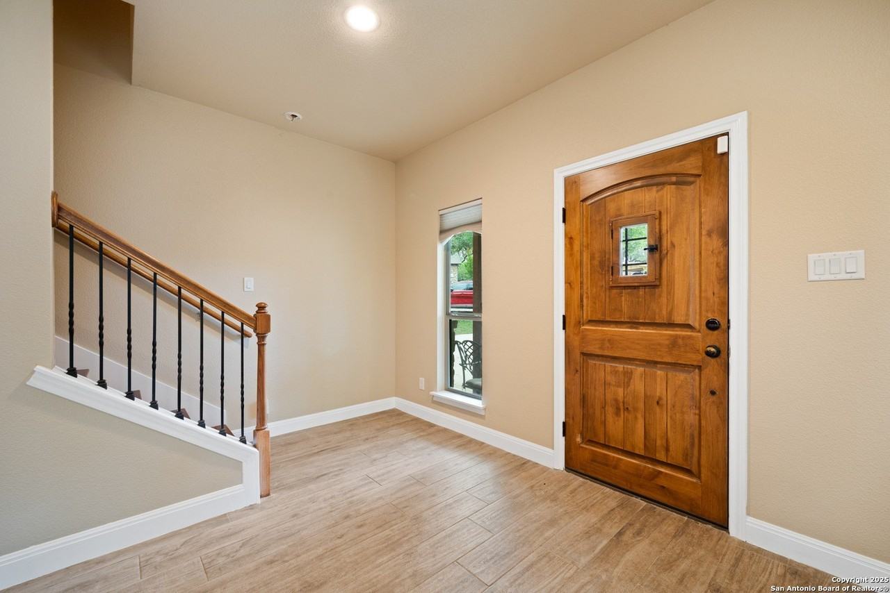 635 Bluffside Dr - Photo 5 of 27