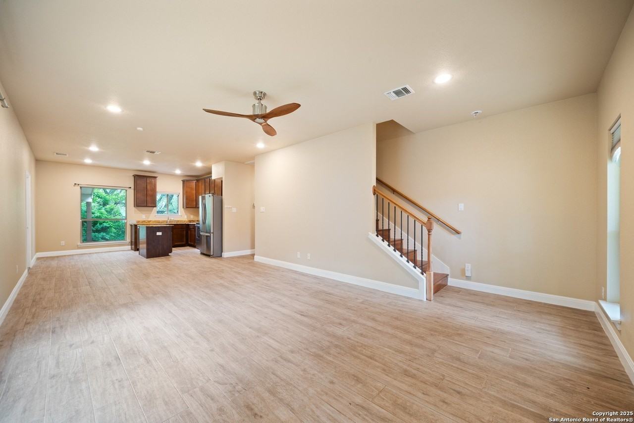 635 Bluffside Dr - Photo 6 of 27