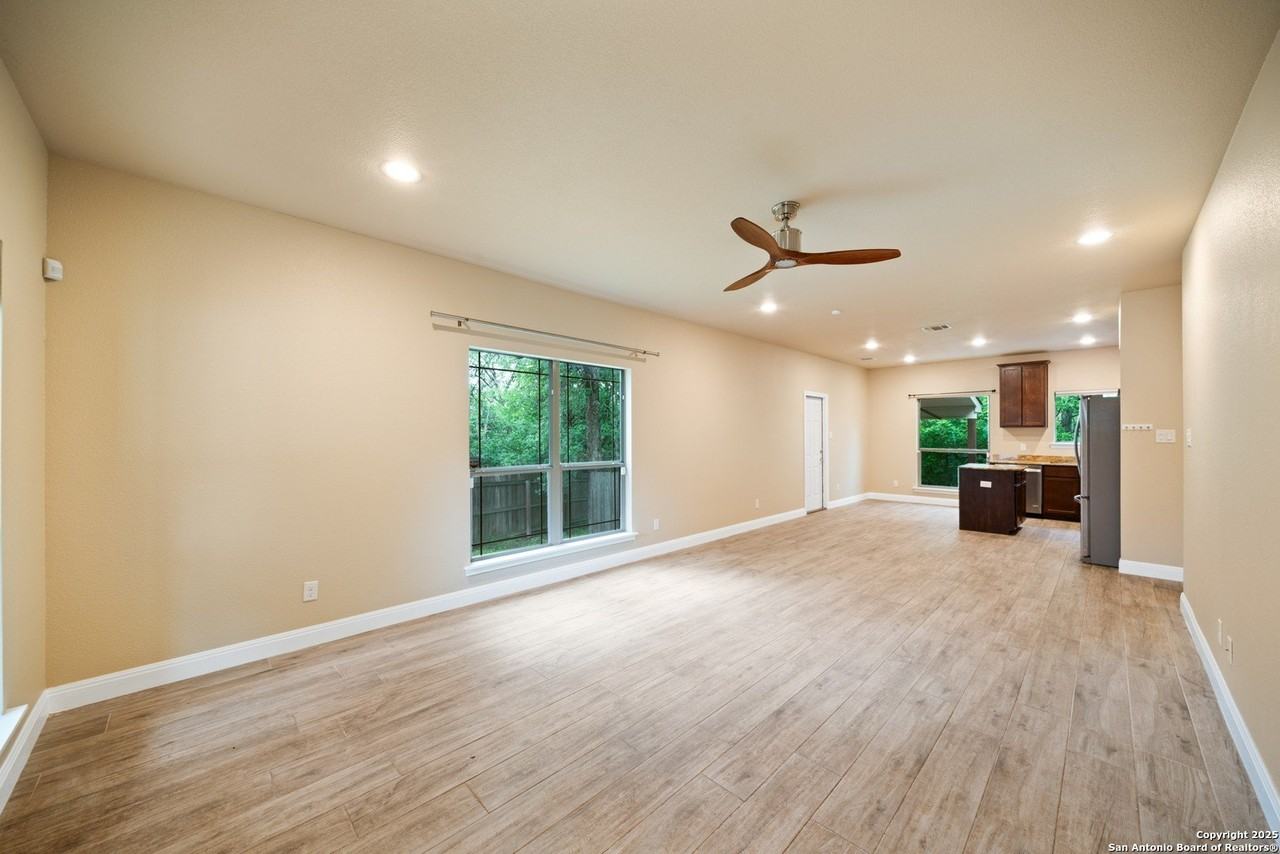 635 Bluffside Dr - Photo 7 of 27