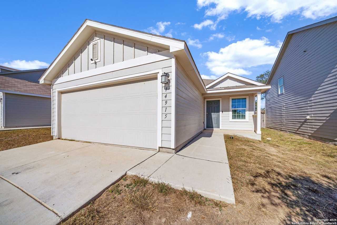 14915 Watson Ml - Photo 2 of 17