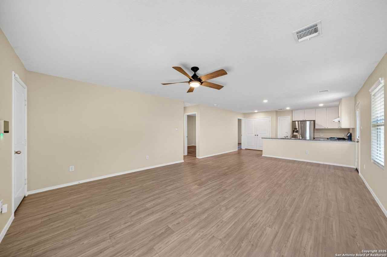 14915 Watson Ml - Photo 4 of 17