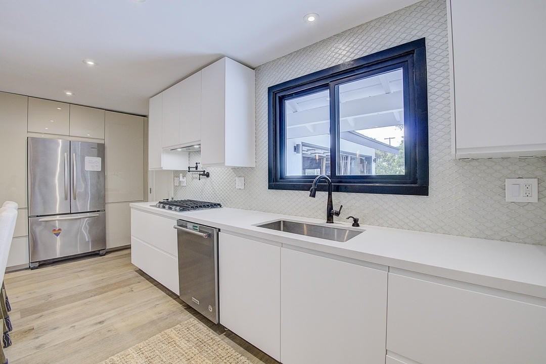 347 Salida Del Sol - Photo 3 of 33