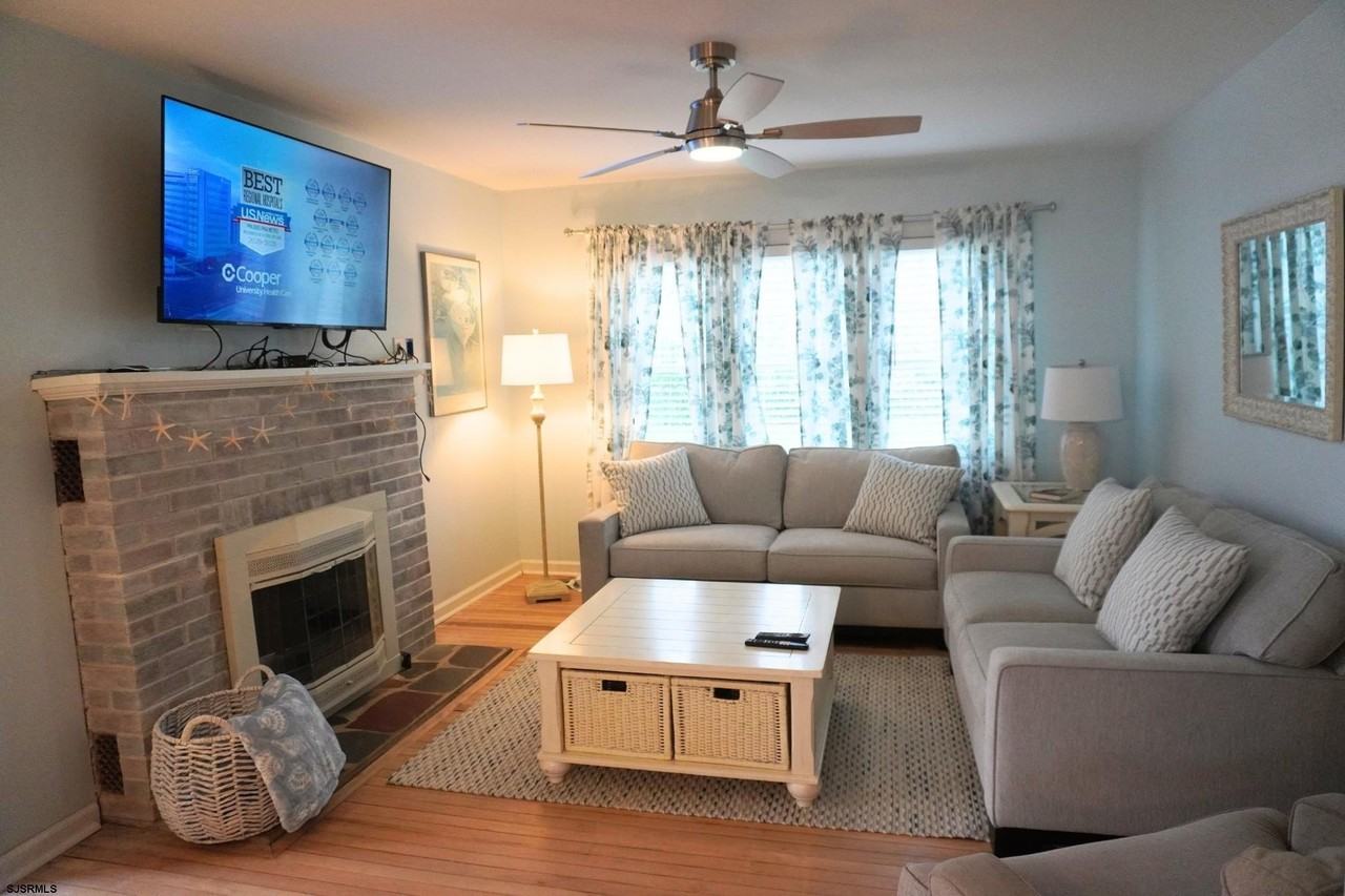 101 W Meyran Ave - Photo 2 of 28