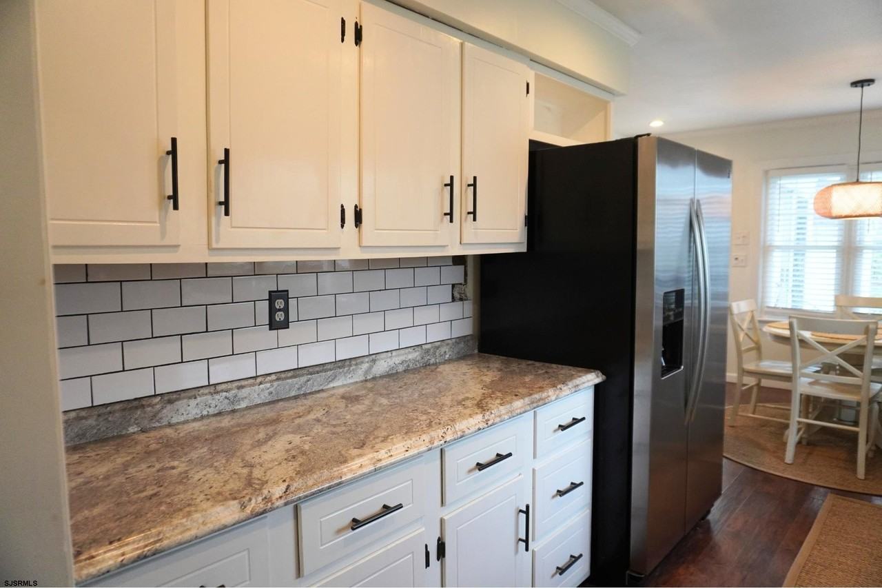 101 W Meyran Ave - Photo 6 of 28