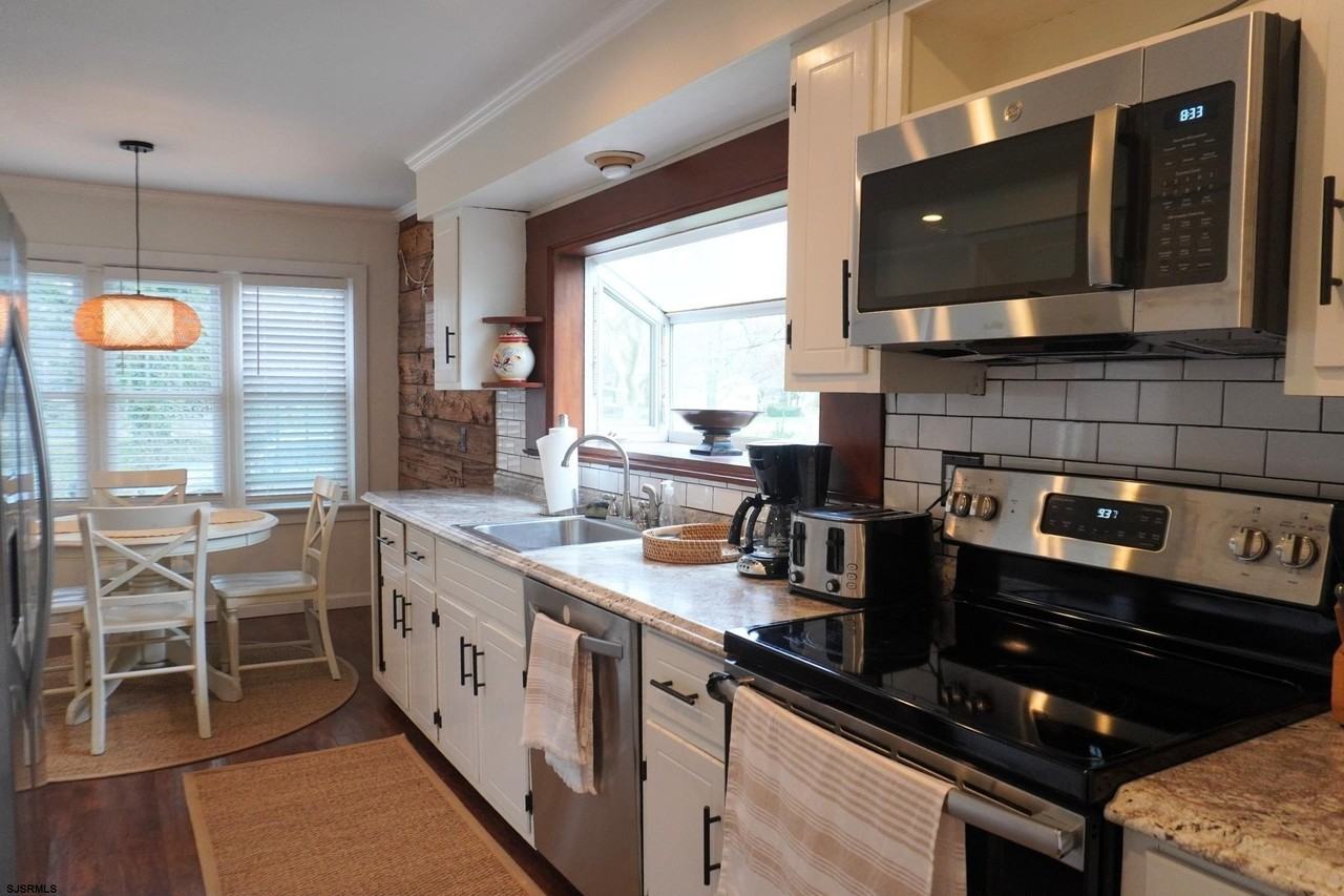 101 W Meyran Ave - Photo 7 of 28