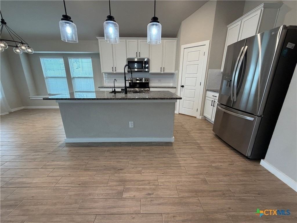 1100 River Wood - Photo 5 of 22