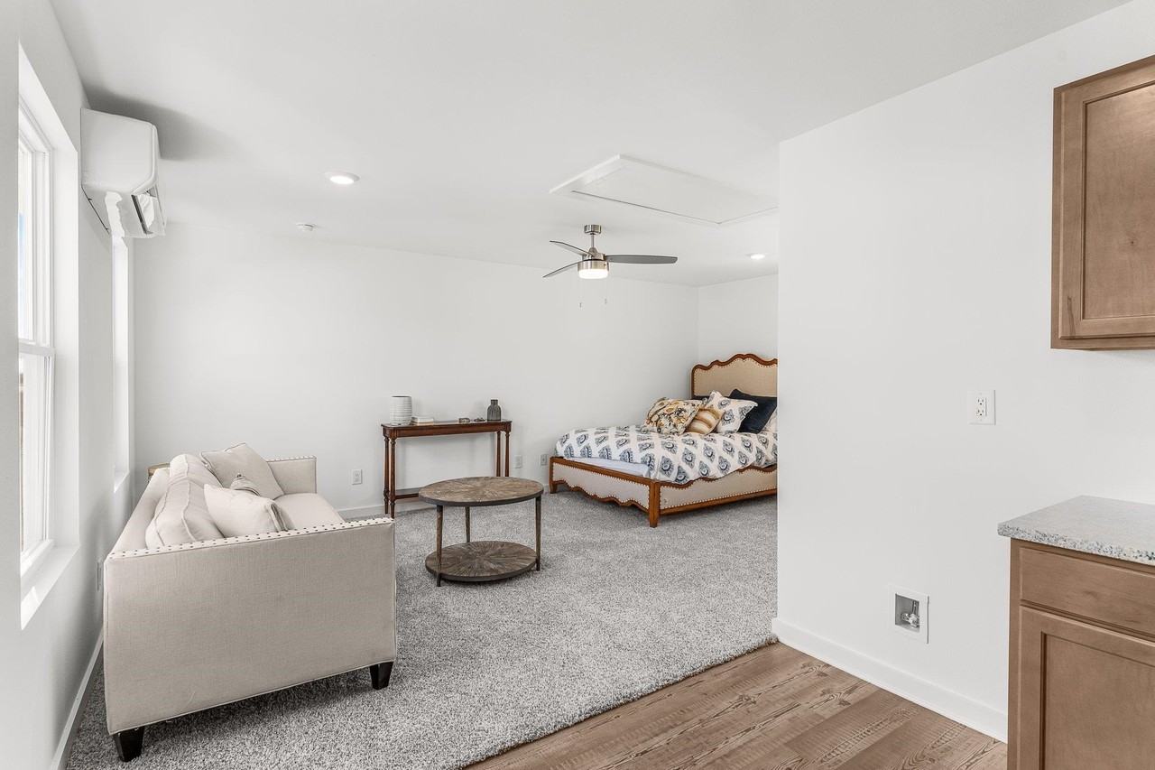 379 Arrowwood Blvd - Photo 4 of 10