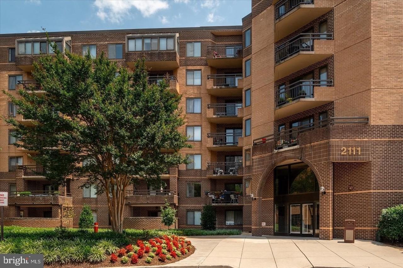 2111 Wisconsin Ave Nw #402 - Photo 2 of 22