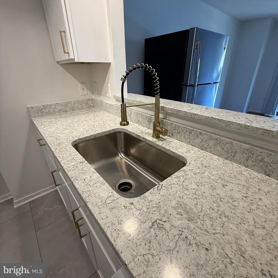 2111 Wisconsin Ave Nw #402 - Photo 6 of 22