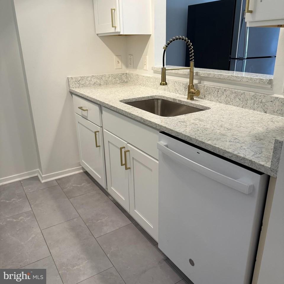 2111 Wisconsin Ave Nw #402 - Photo 7 of 22