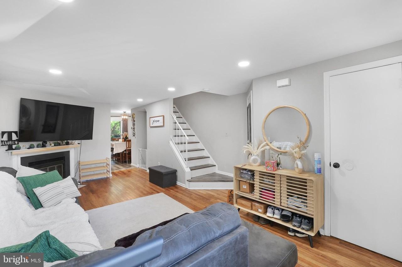 8785 Ravenglass Way - Photo 3 of 43