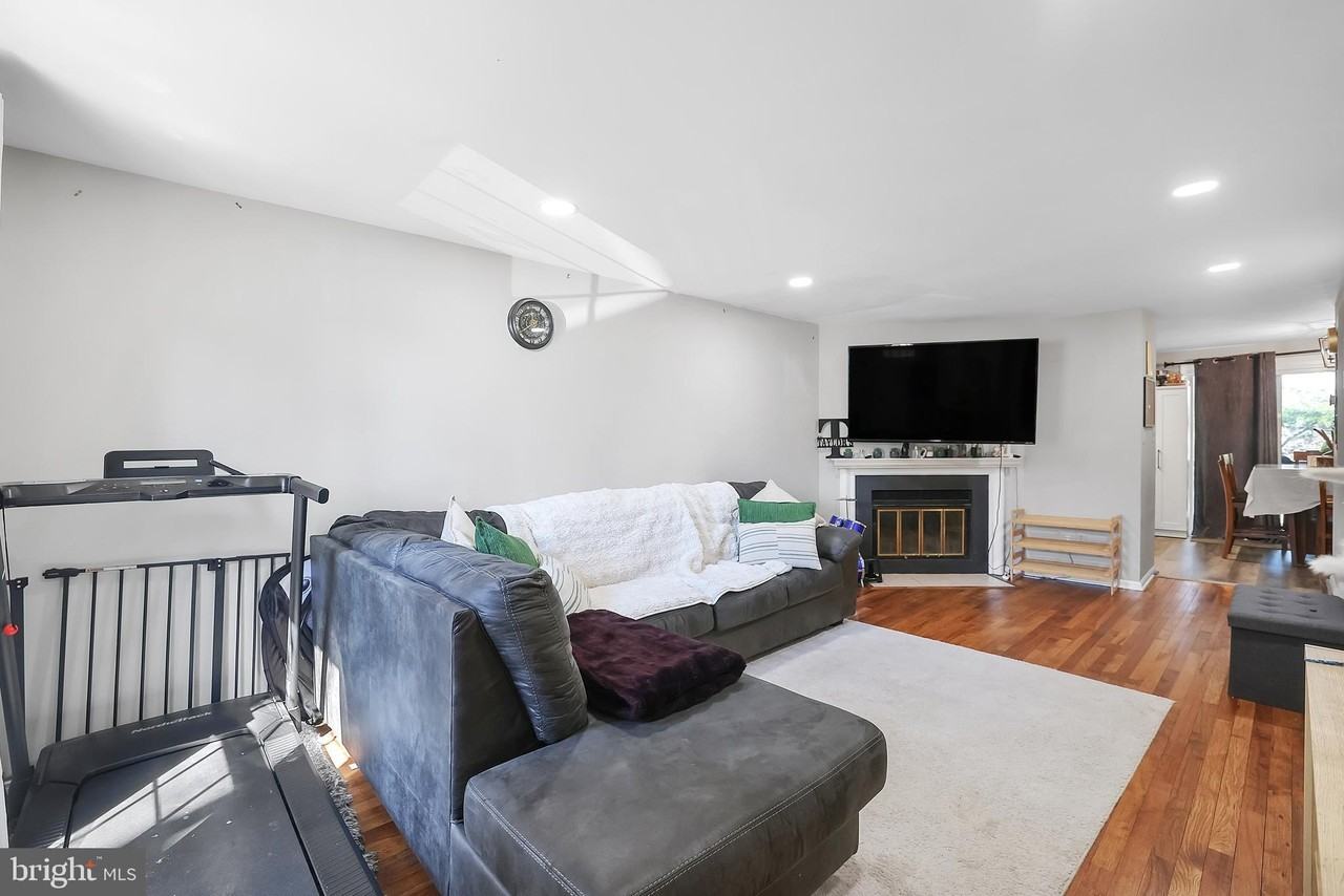 8785 Ravenglass Way - Photo 5 of 43