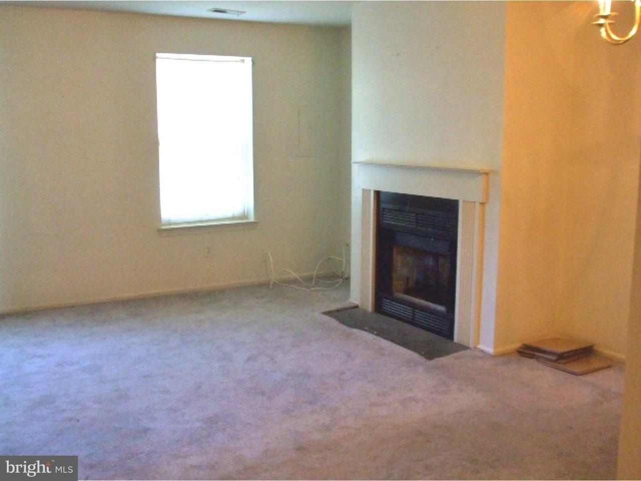 1109 Huntingdon Mews - Photo 2 of 9