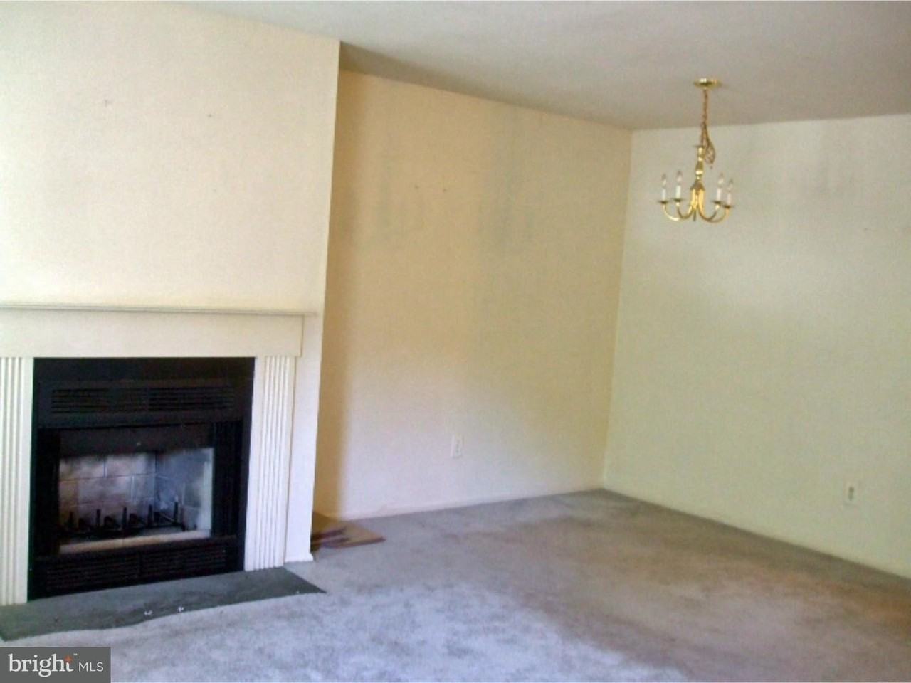 1109 Huntingdon Mews - Photo 3 of 9