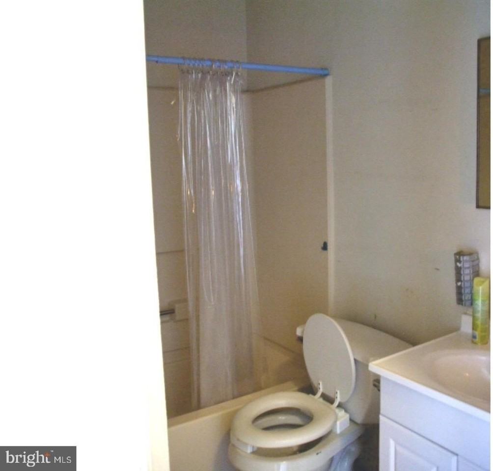 1109 Huntingdon Mews - Photo 6 of 9