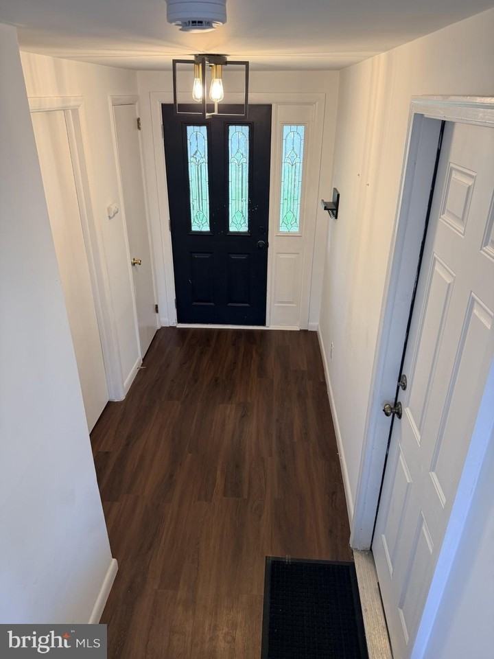 411 Chapel Ave E - Photo 2 of 25