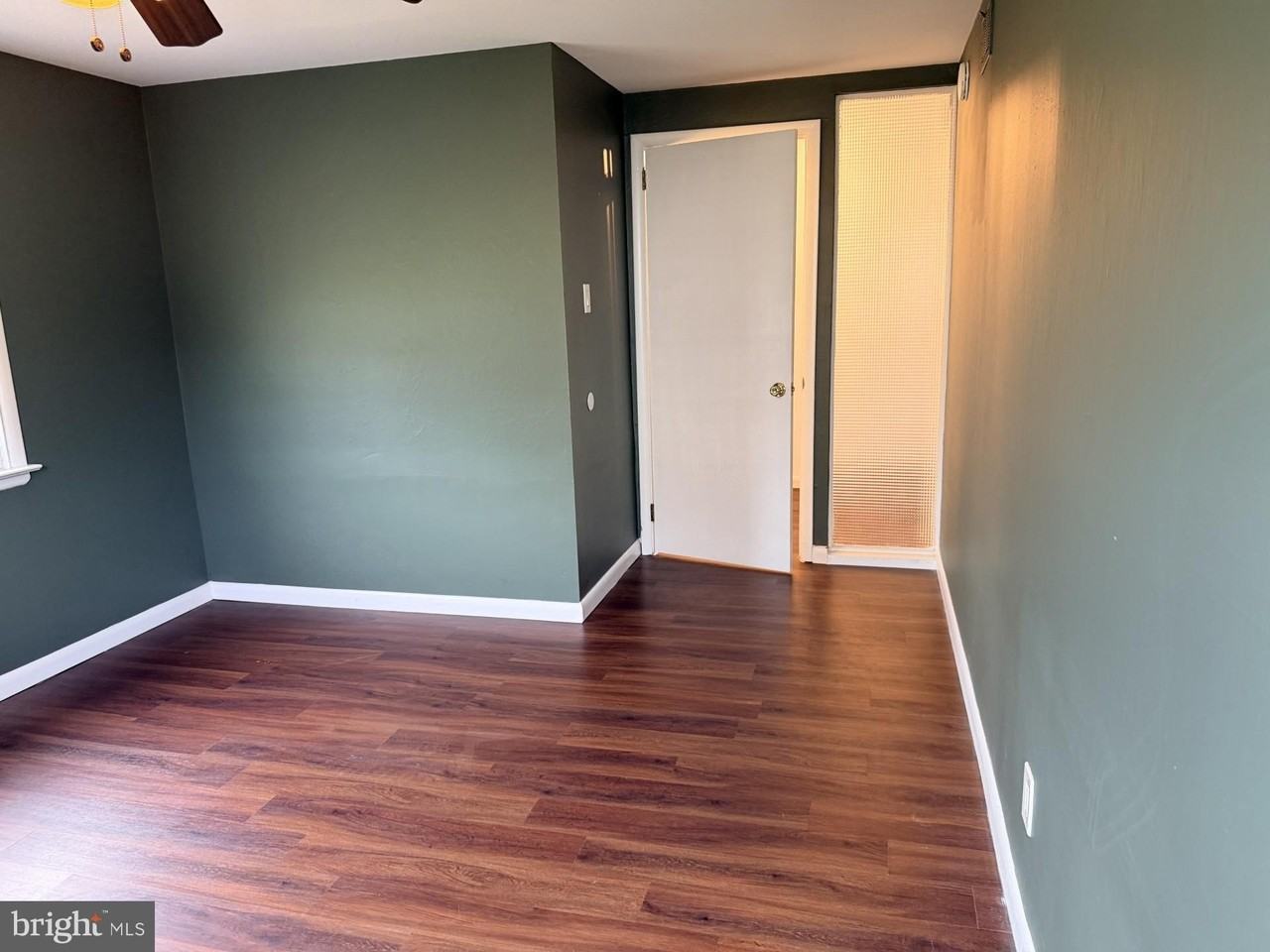 411 Chapel Ave E - Photo 6 of 25